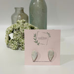 Cargar imagen en el visor de la galería, White and Silver Marble - Mini Inverted Teardrop Studs
