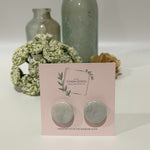 Cargar imagen en el visor de la galería, White and Silver Marble - Circle Studs
