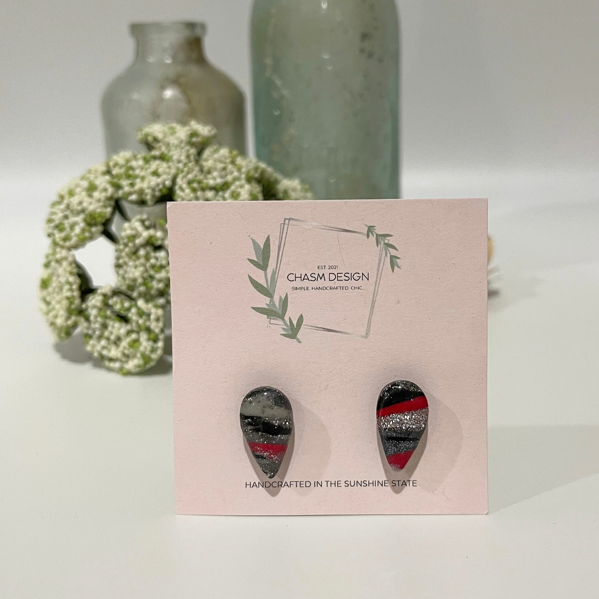 Red and Black Marble - Mini Inverted Teardrop Studs