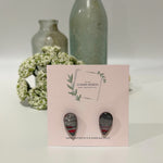 Cargar imagen en el visor de la galería, Red and Black Marble - Mini Inverted Teardrop Studs
