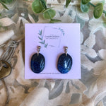 Cargar imagen en el visor de la galería, Blue and Gray Marble Dangles
